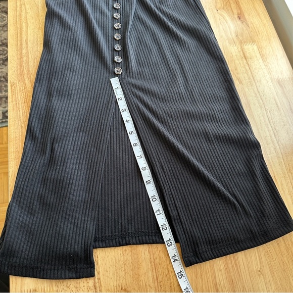 Vici Ribbed Knit Midi Dress, EUC - Picture 4 of 8